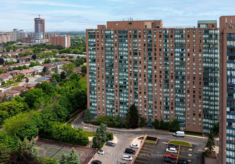 135-hillcrest-avenue-mississauga-ontario-w12230240