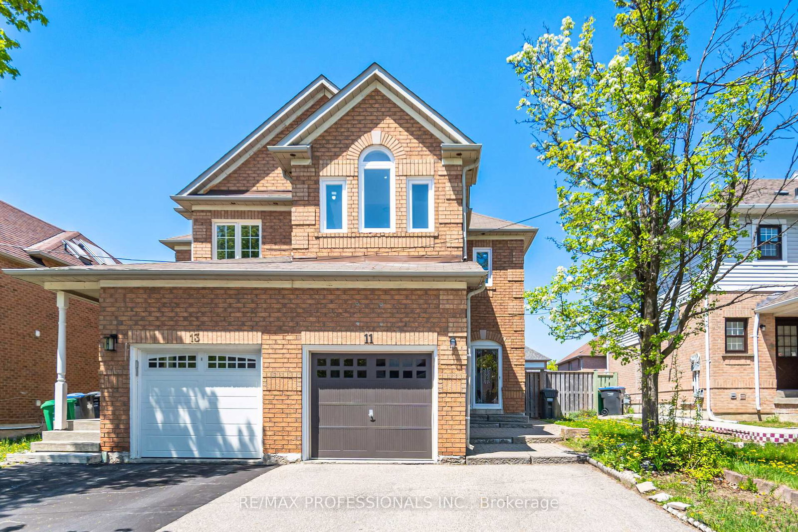 11-asterwind-crescent-brampton-ontario-w12232013