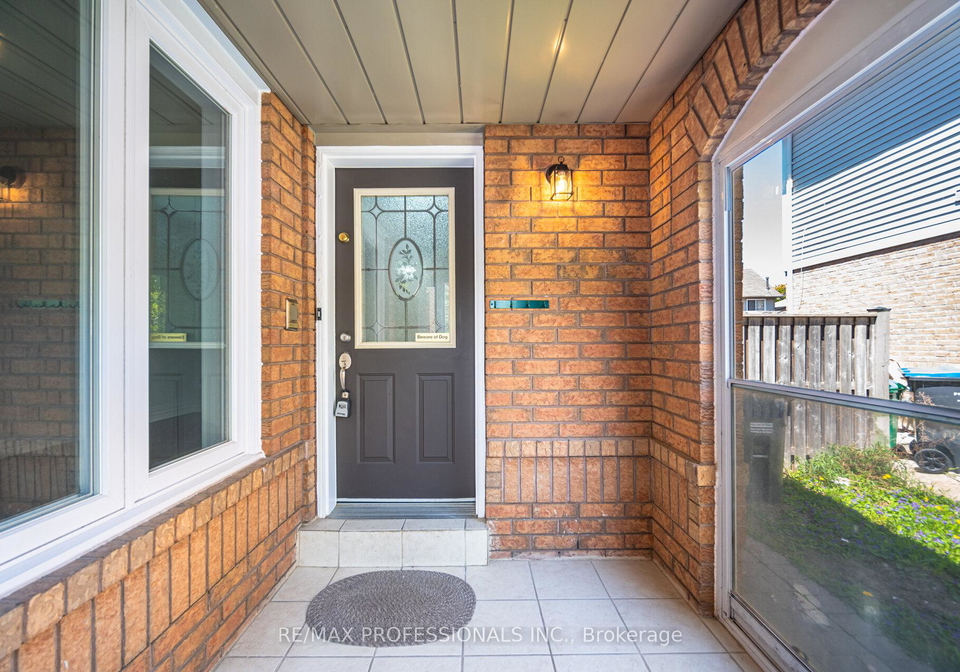 11-asterwind-crescent-brampton-ontario-w12232013