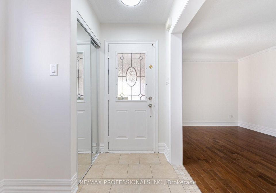 11-asterwind-crescent-brampton-ontario-w12232013