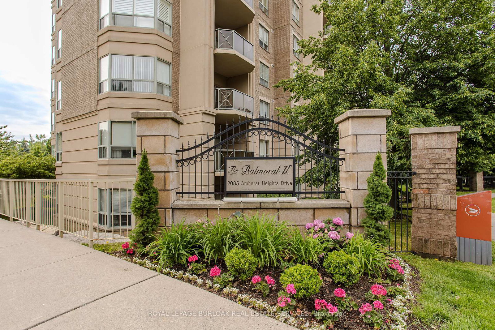 2085-amherst-heights-drive-burlington-ontario-w12234052