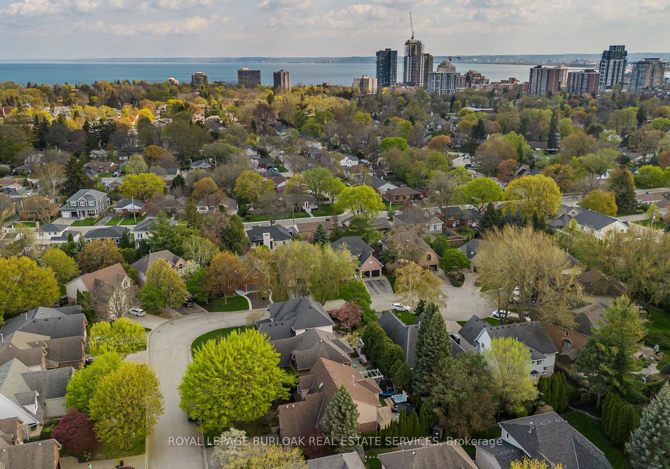 656-andrea-court-burlington-ontario-w12234164