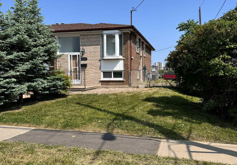 100-spenvalley-drive-york-ontario-w12234864