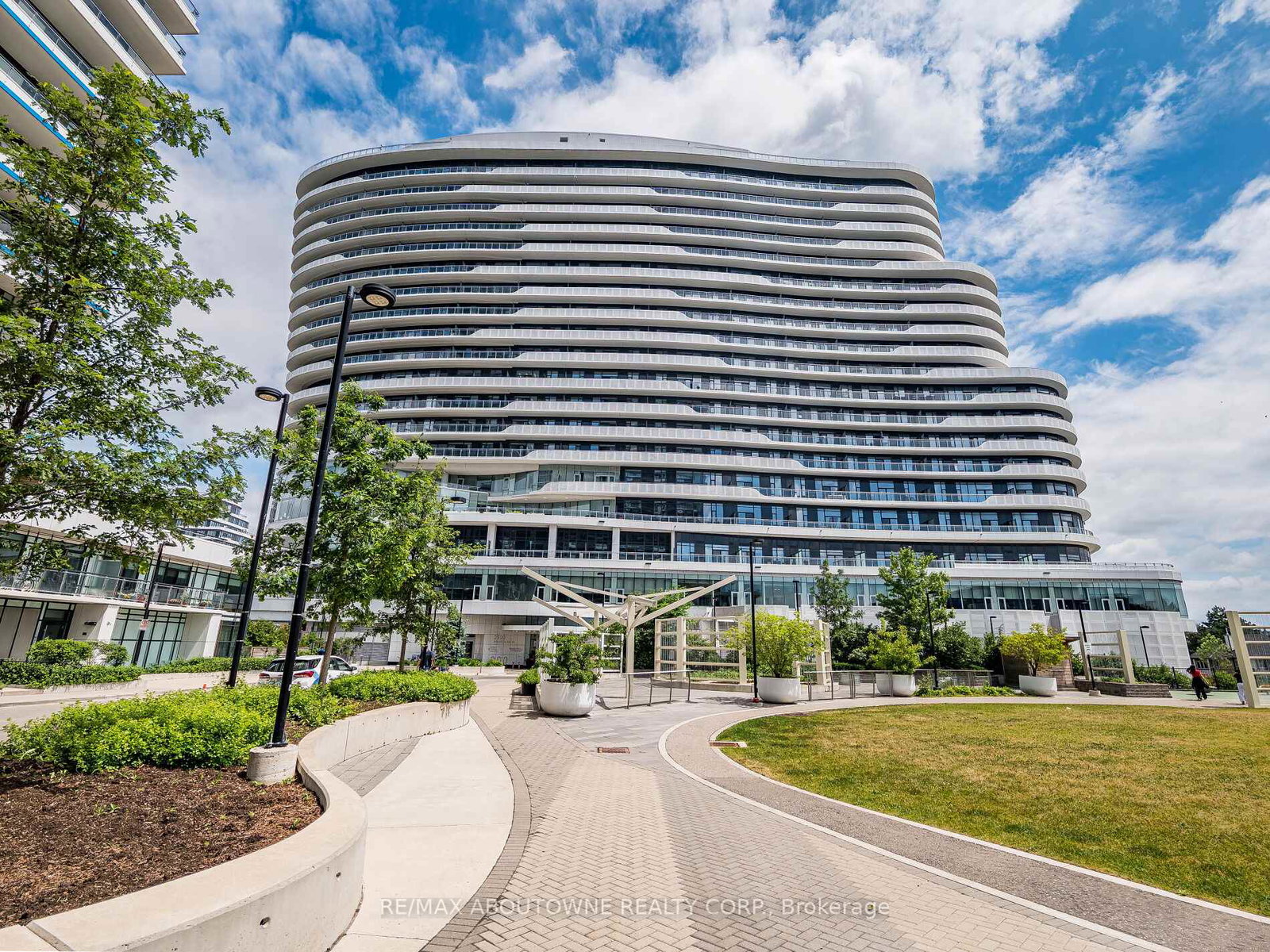 2520-eglinton-avenue-w-mississauga-ontario-w12234940