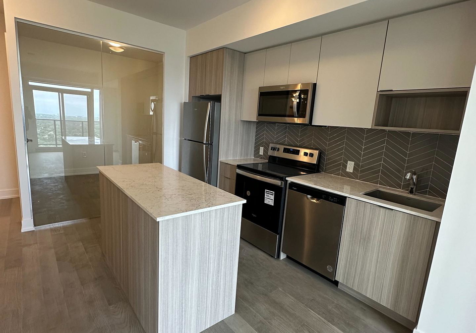 202-burnhamthorpe-road-e-mississauga-ontario-w12236095