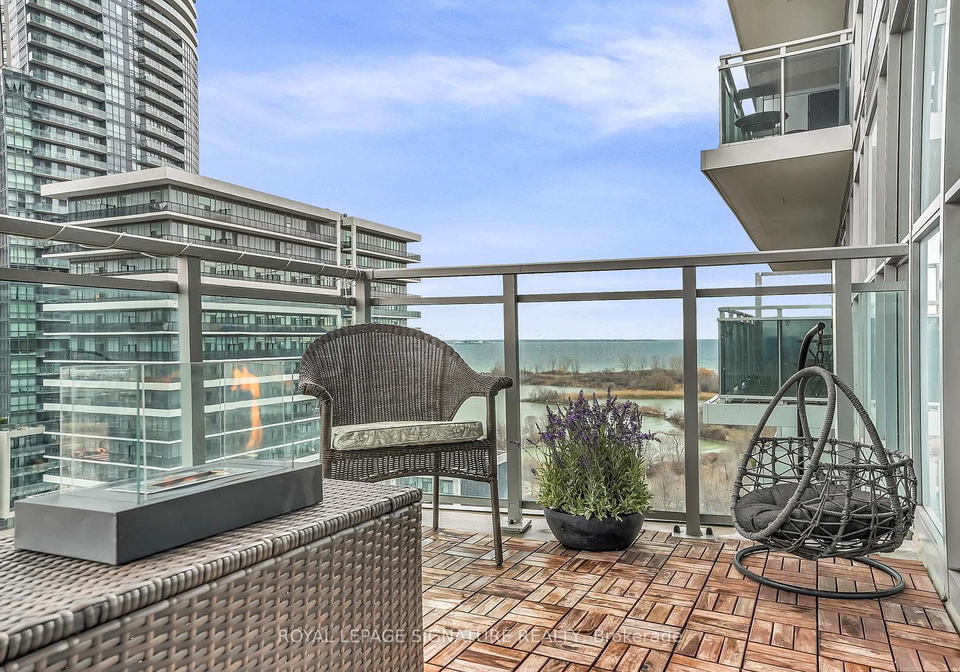 33-shore-breeze-drive-etobicoke-ontario-w12236363