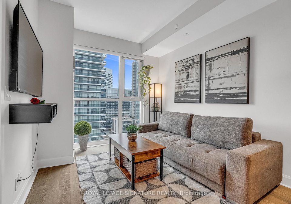 33-shore-breeze-drive-etobicoke-ontario-w12236363