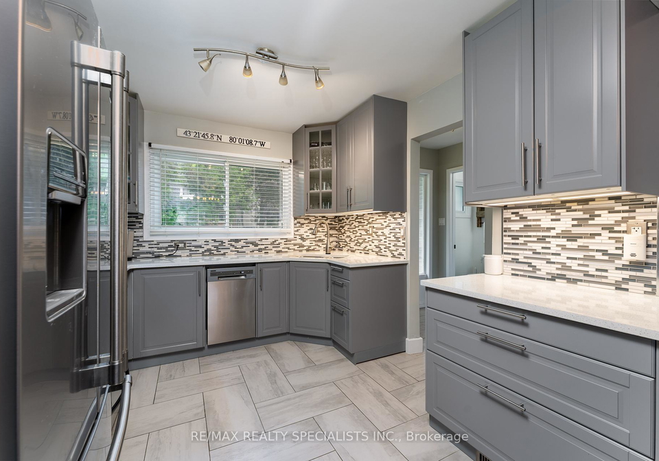 2050-upper-middle-road-burlington-ontario-w12236449
