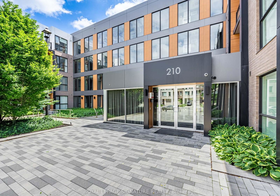 210-sabina-drive-oakville-ontario-w12236830