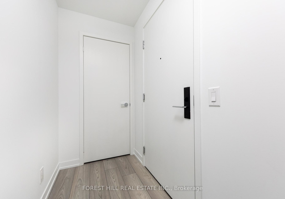 285-dufferin-street-toronto-ontario-w12236992