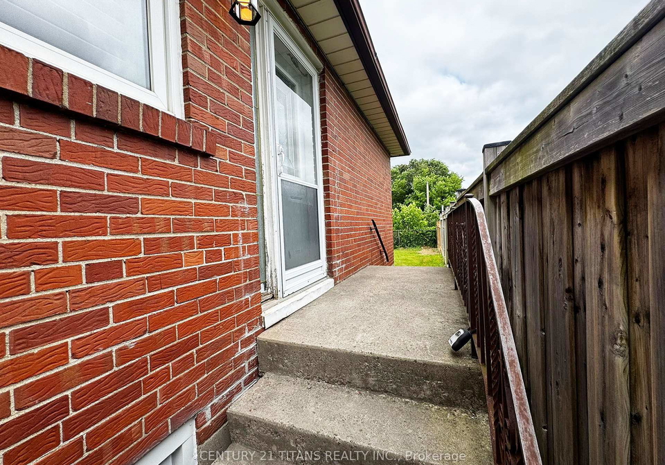 20-appletree-court-york-ontario-w12237314