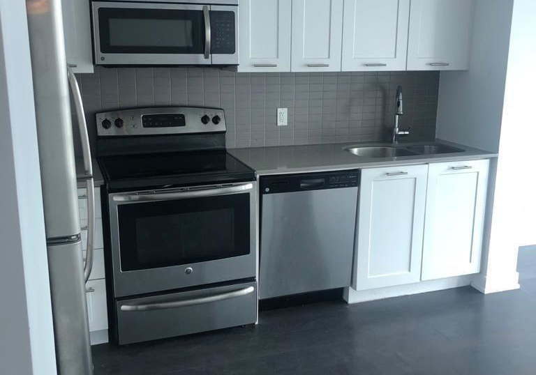 2212-lake-shore-boulevard-w-etobicoke-ontario-w12237383