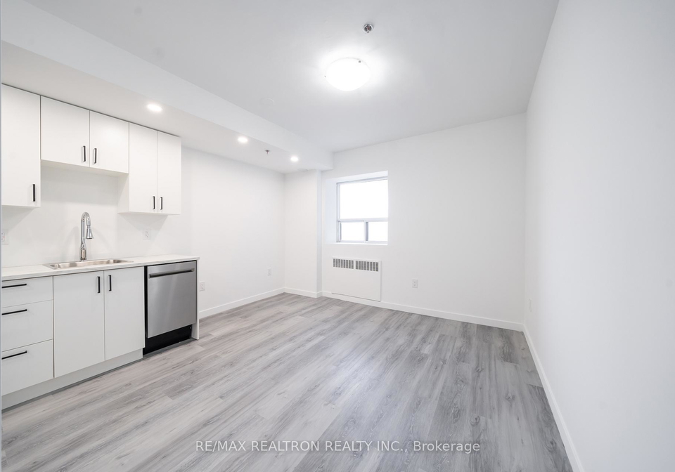 1524-lawrence-avenue-north-york-ontario-w12237739