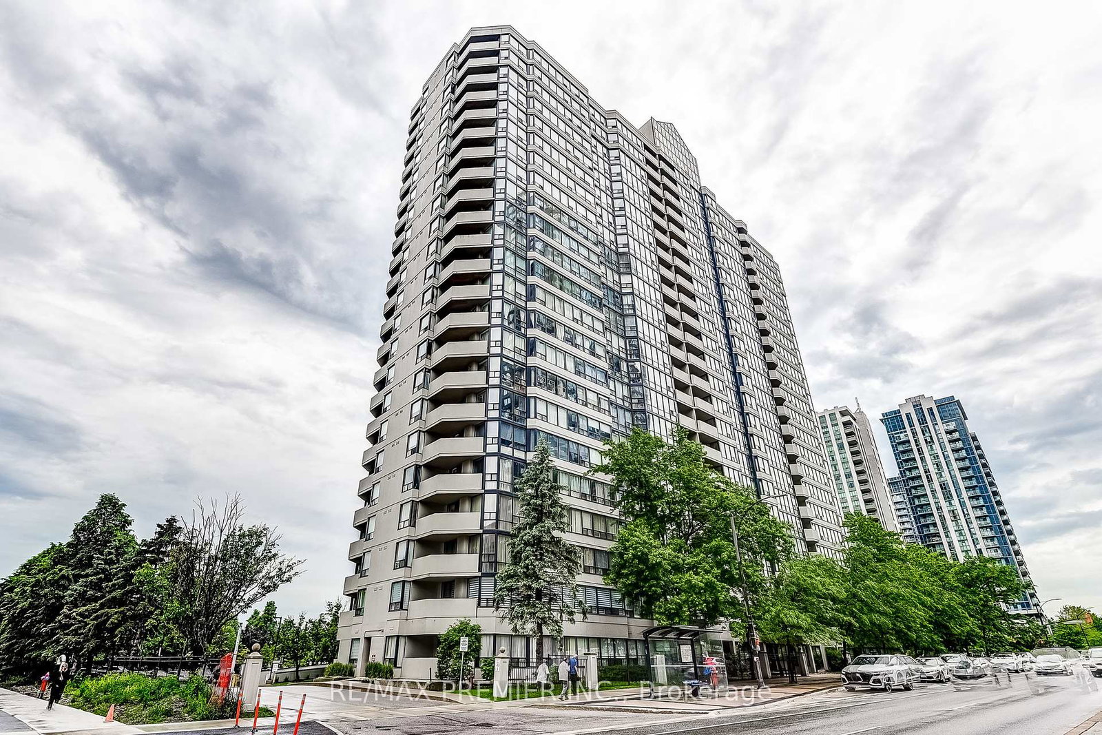 330-rathburn-road-w-mississauga-ontario-w12237802