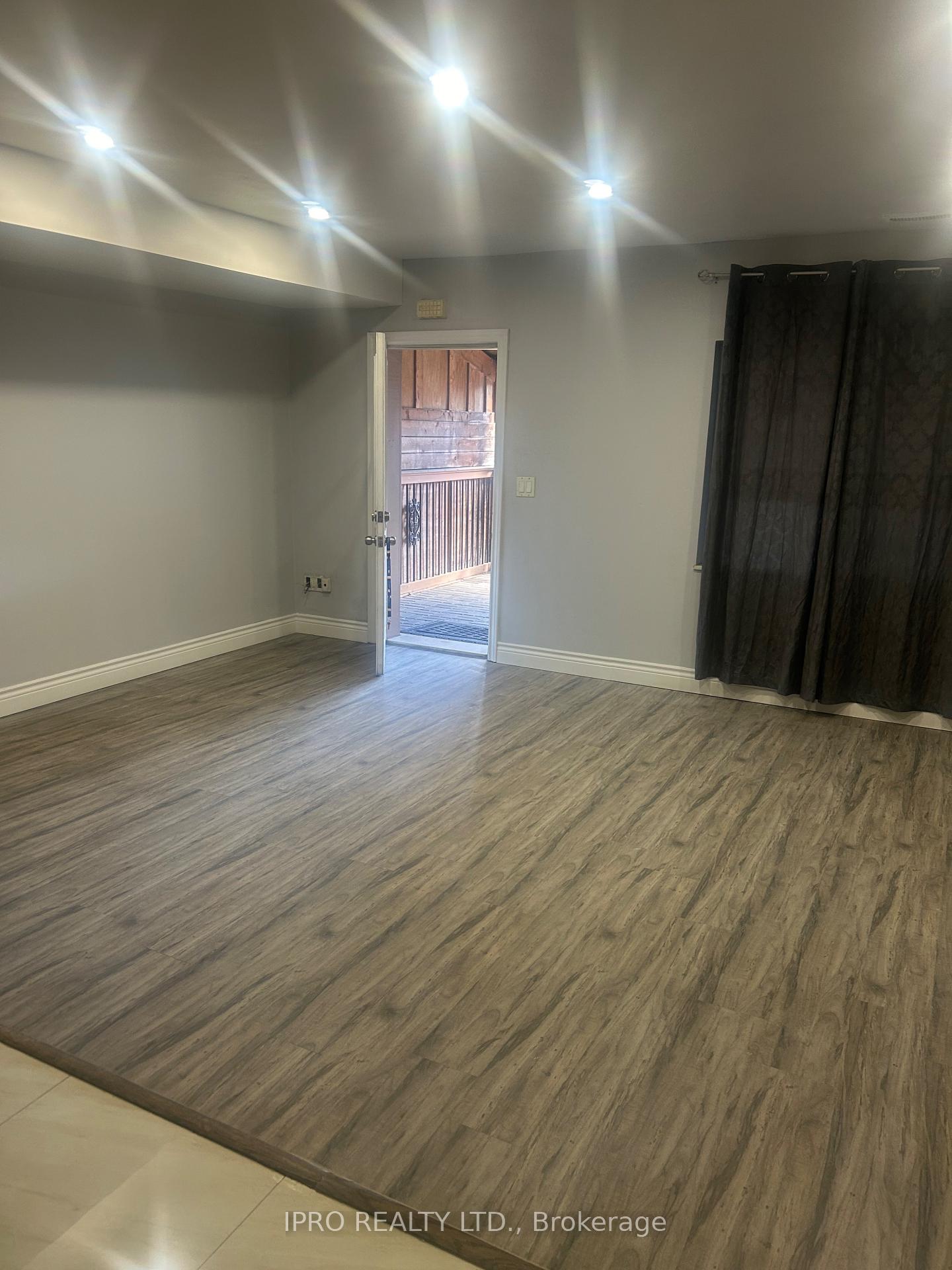 425-caledonia-lower-road-toronto-ontario-w12238524