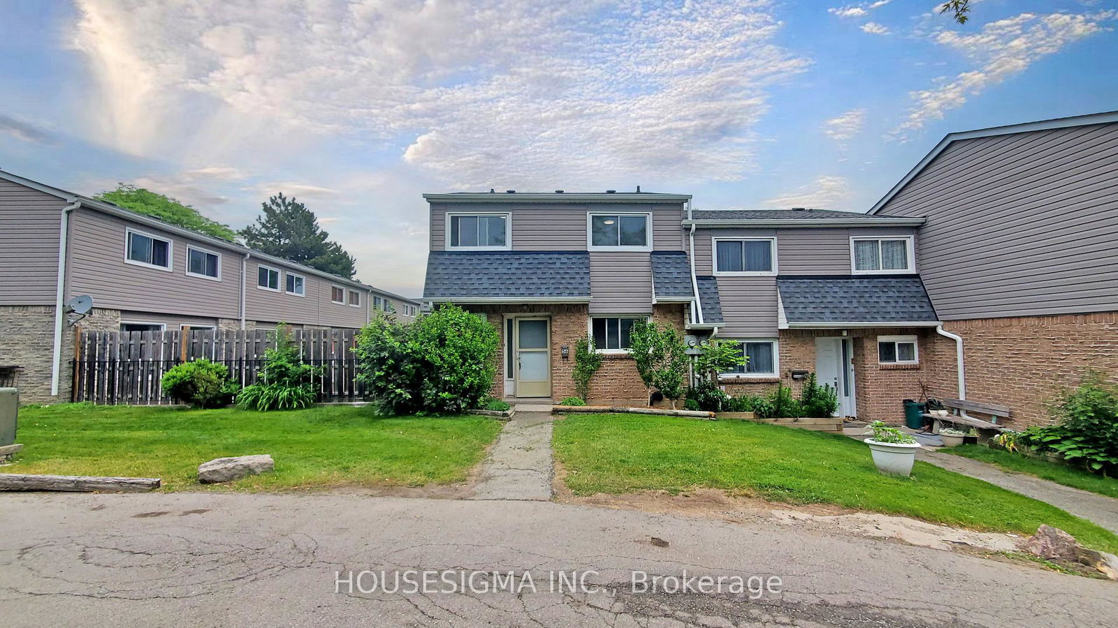 2050-upper-middle-road-burlington-ontario-w12239624
