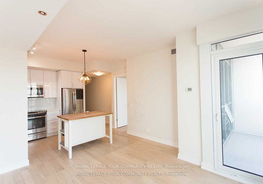 2212-lake-shore-boulevard-w-etobicoke-ontario-w12240037