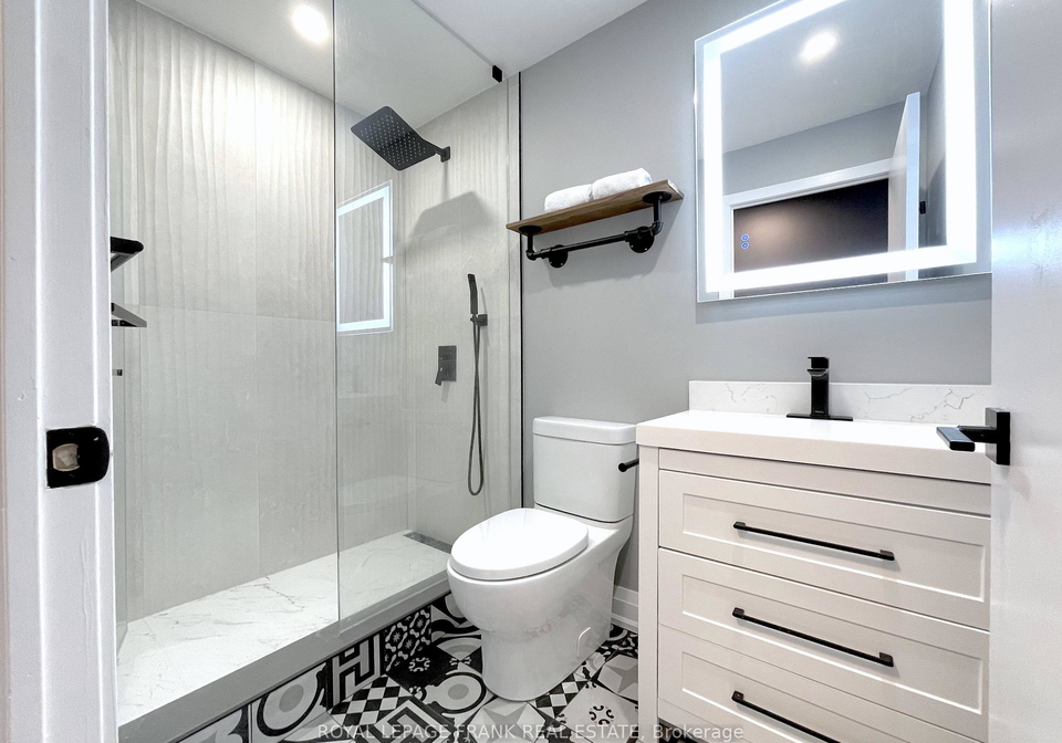 4070-confederation-parkway-mississauga-ontario-w12240180