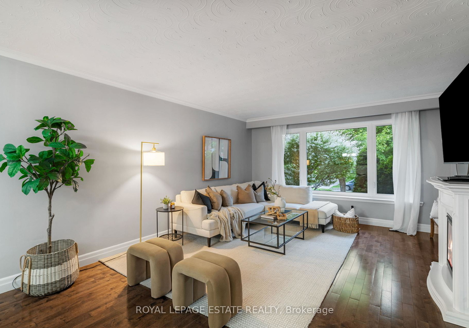 9-dixington-crescent-etobicoke-ontario-w12240383