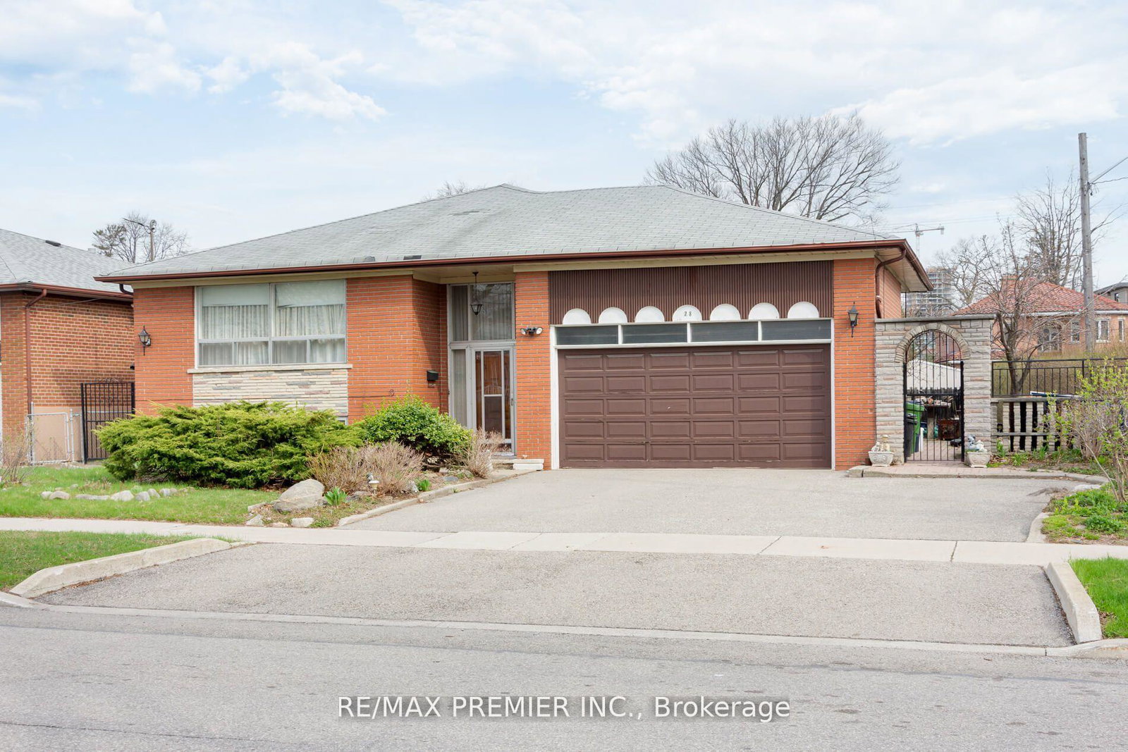 28-whitfield-avenue-york-ontario-w12240561