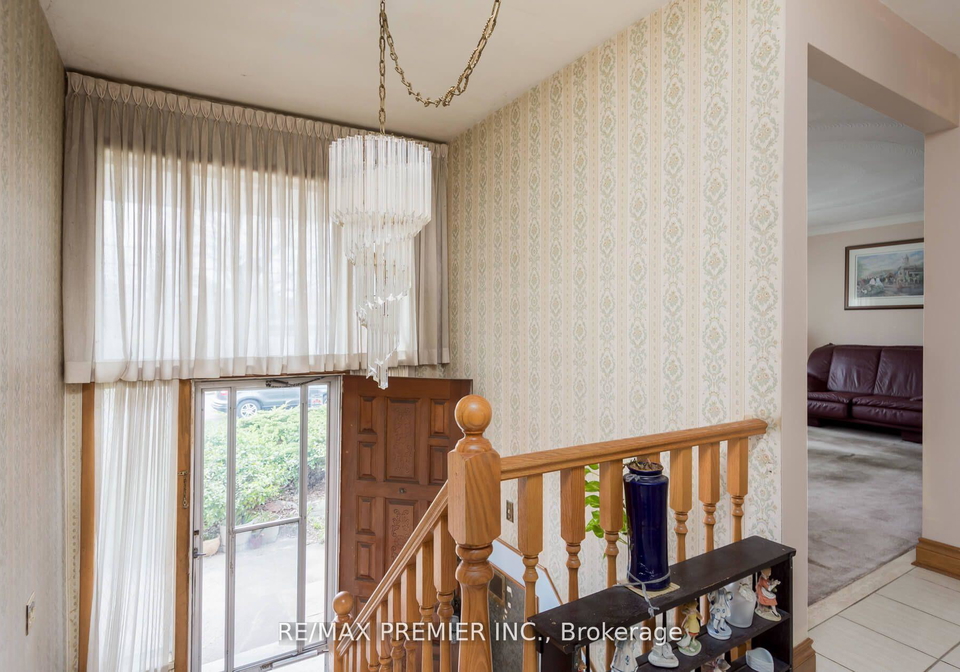 28-whitfield-avenue-york-ontario-w12240561