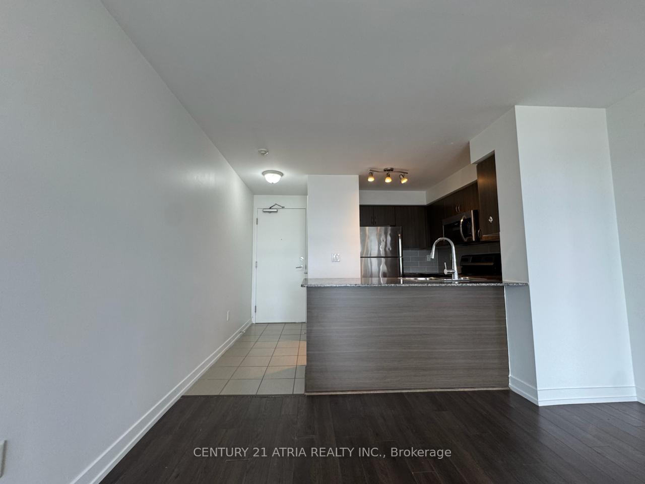 812-lansdowne-avenue-toronto-ontario-w12240888