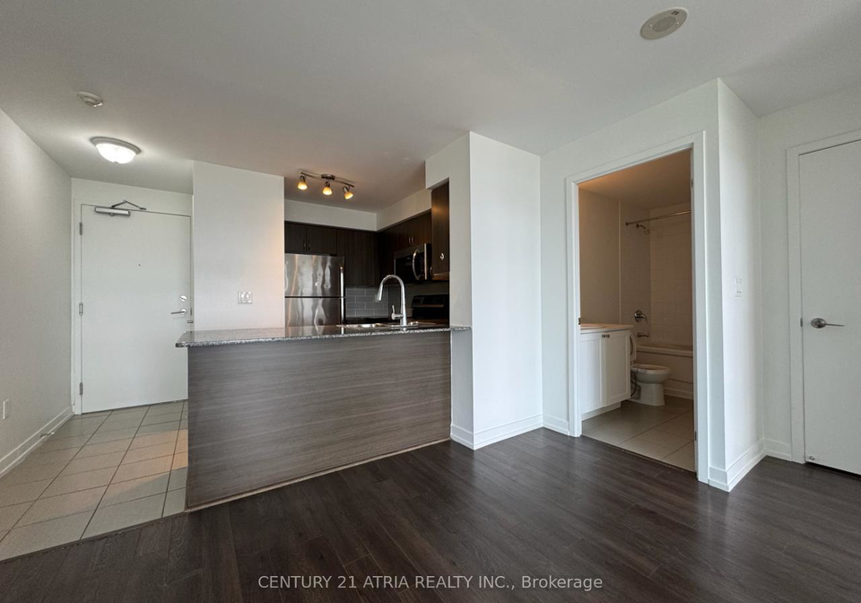 812-lansdowne-avenue-toronto-ontario-w12240888