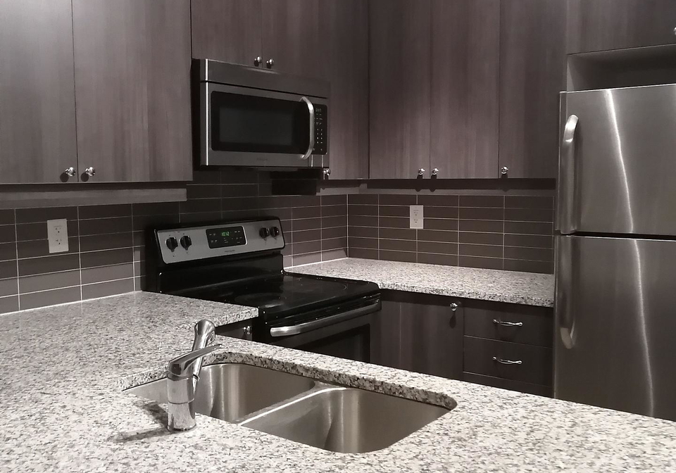 1185-the-queensway-avenue-etobicoke-ontario-w12240982