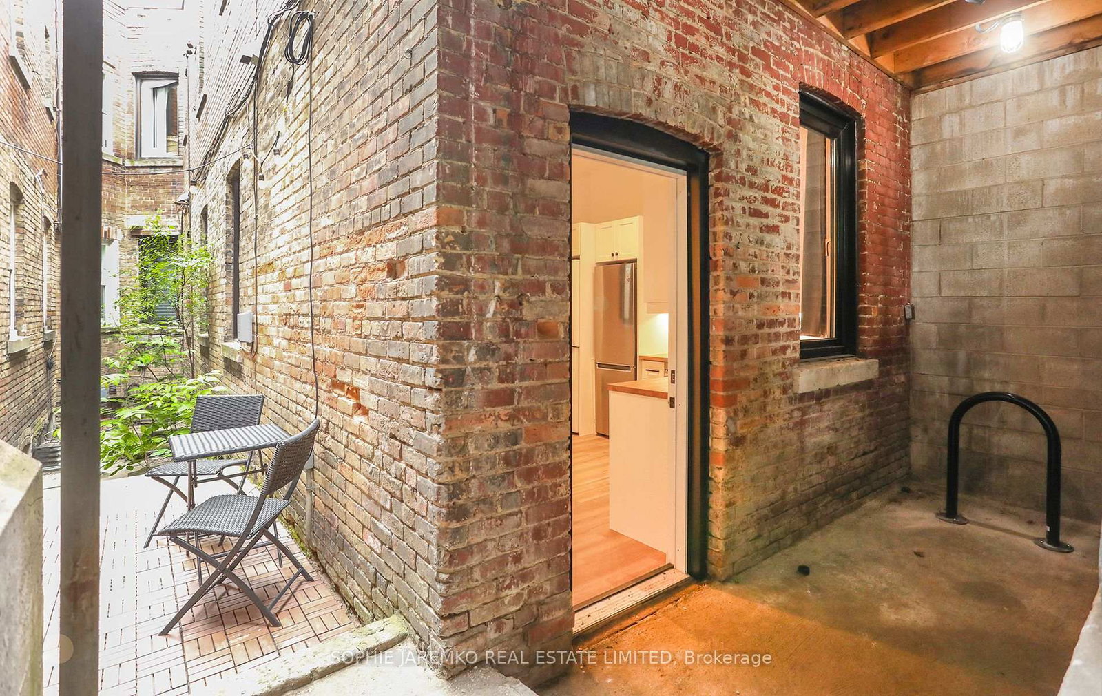 2100-dundas-street-w-toronto-ontario-w12241041