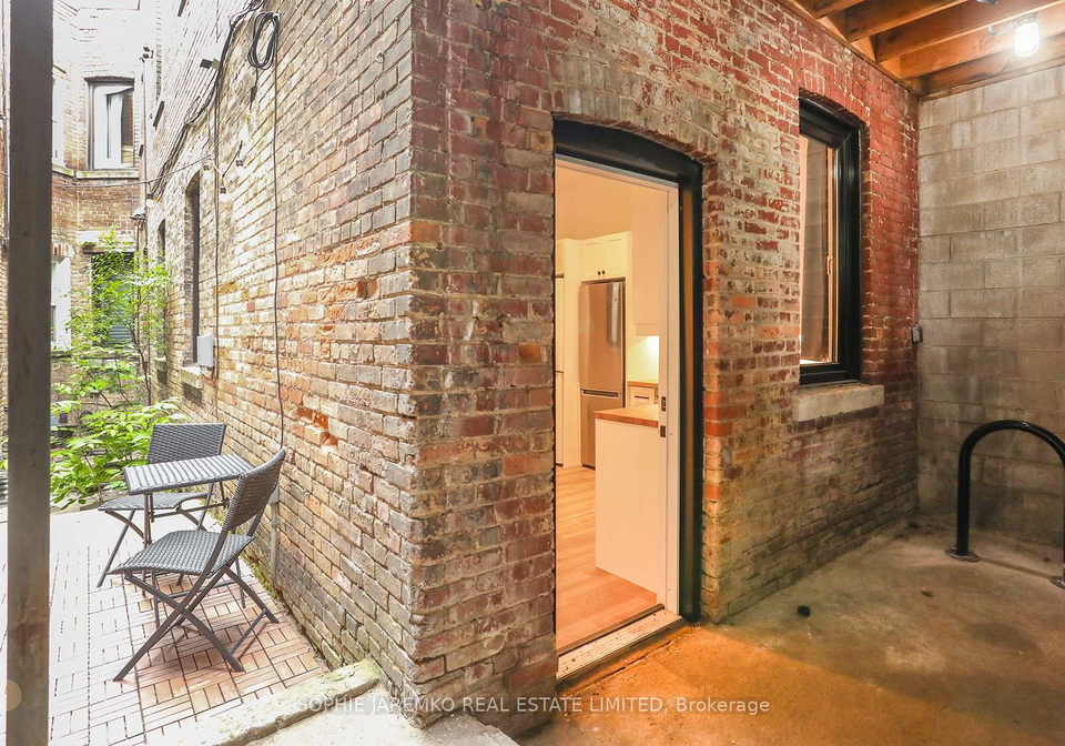 2100-dundas-street-w-toronto-ontario-w12241041