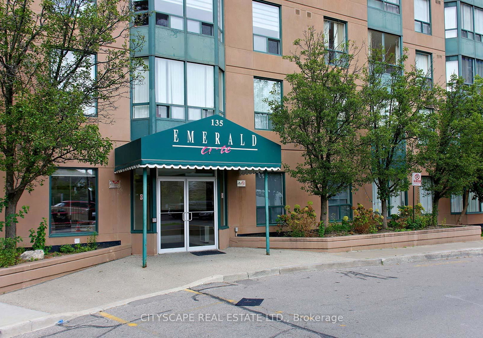135-hillcrest-avenue-mississauga-ontario-w12242188