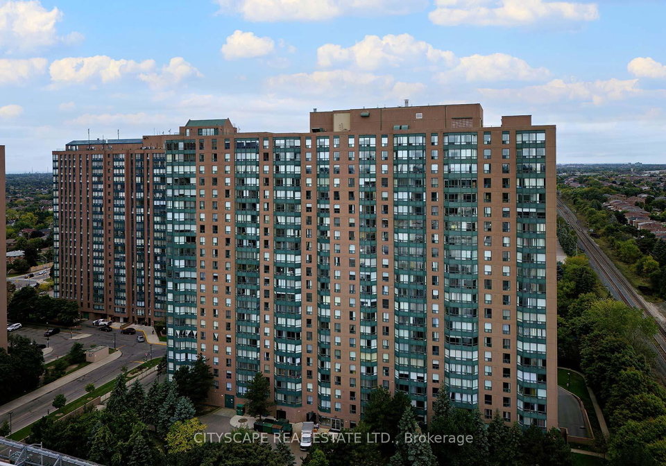 135-hillcrest-avenue-mississauga-ontario-w12242188