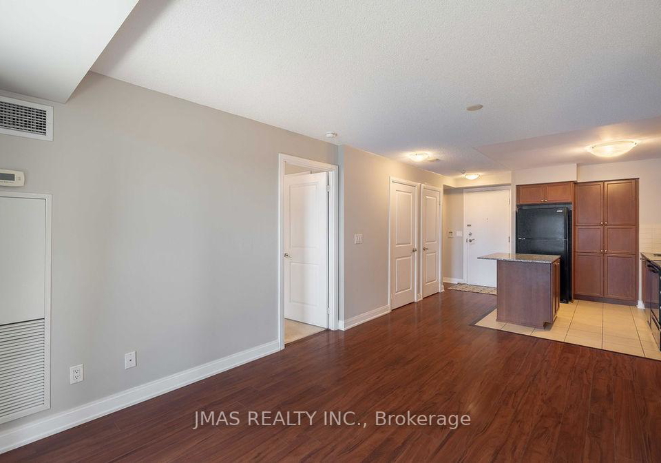 330-burnhamthorpe-road-w-mississauga-ontario-w12243264