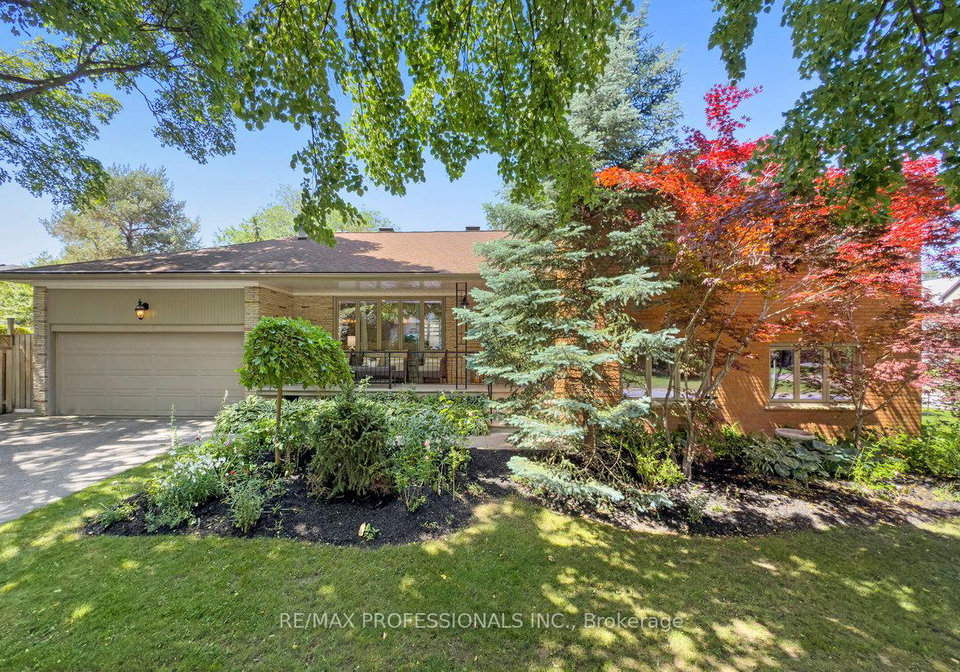 10-woodcrest-drive-etobicoke-ontario-w12243517