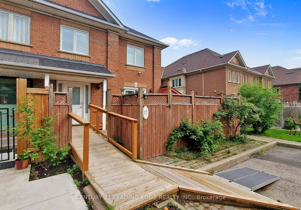 17-pressed-brick-drive-brampton-ontario-w12243899