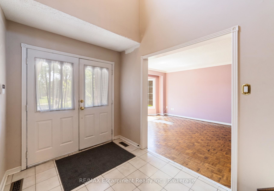 1645-bough-beeches-boulevard-mississauga-ontario-w12244081