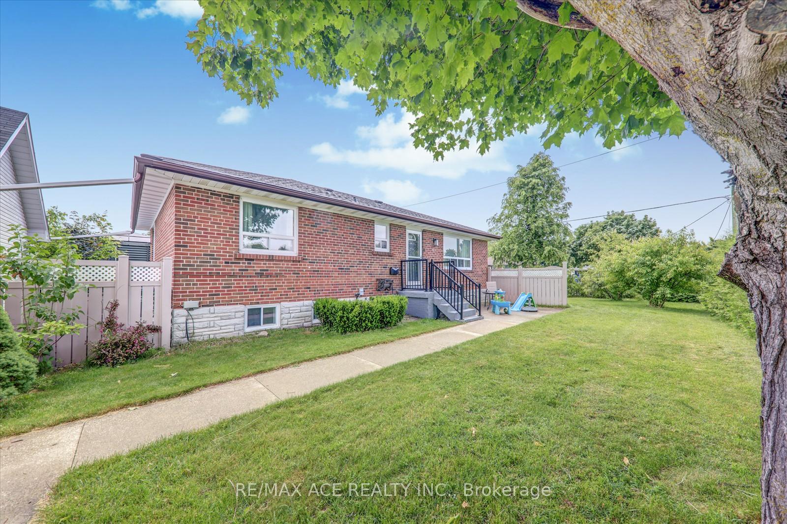1-garden-avenue-brampton-ontario-w12244333