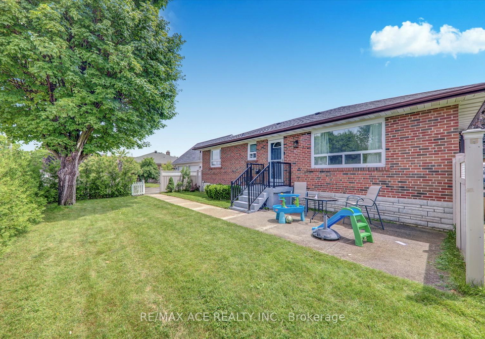 1-garden-avenue-brampton-ontario-w12244333