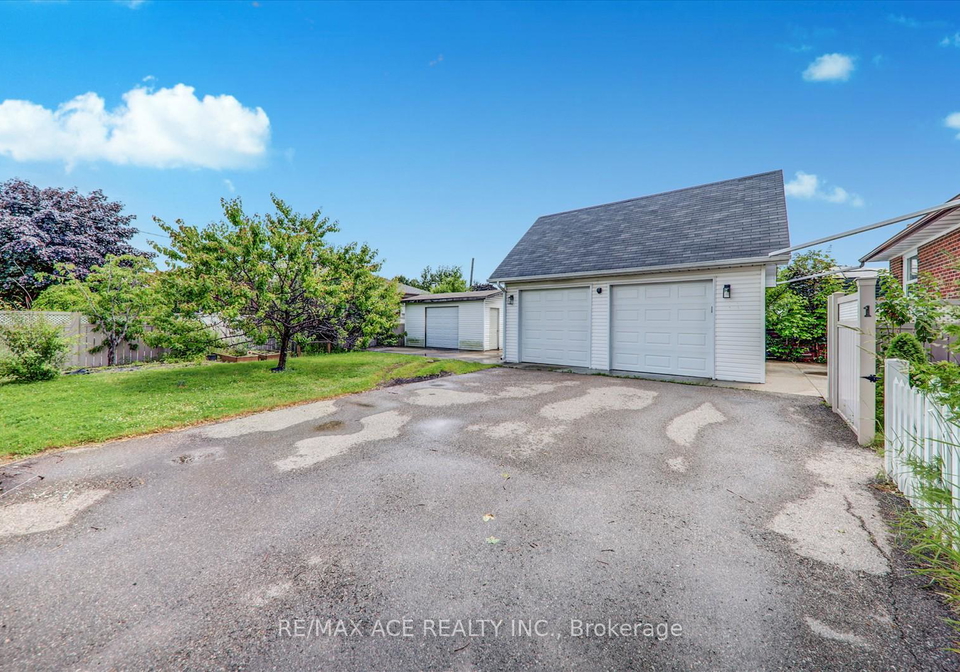 1-garden-avenue-brampton-ontario-w12244333
