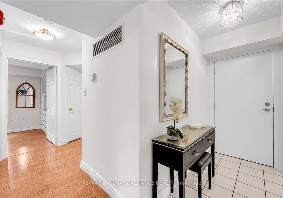 1071-queens-avenue-oakville-ontario-w12244345