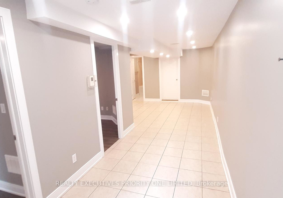 138-day-avenue-e-toronto-ontario-w12245882
