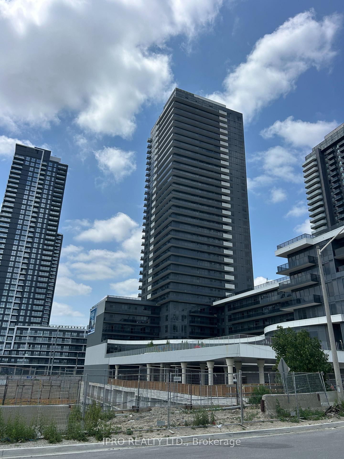 5105-hurontario-street-mississauga-ontario-w12245890