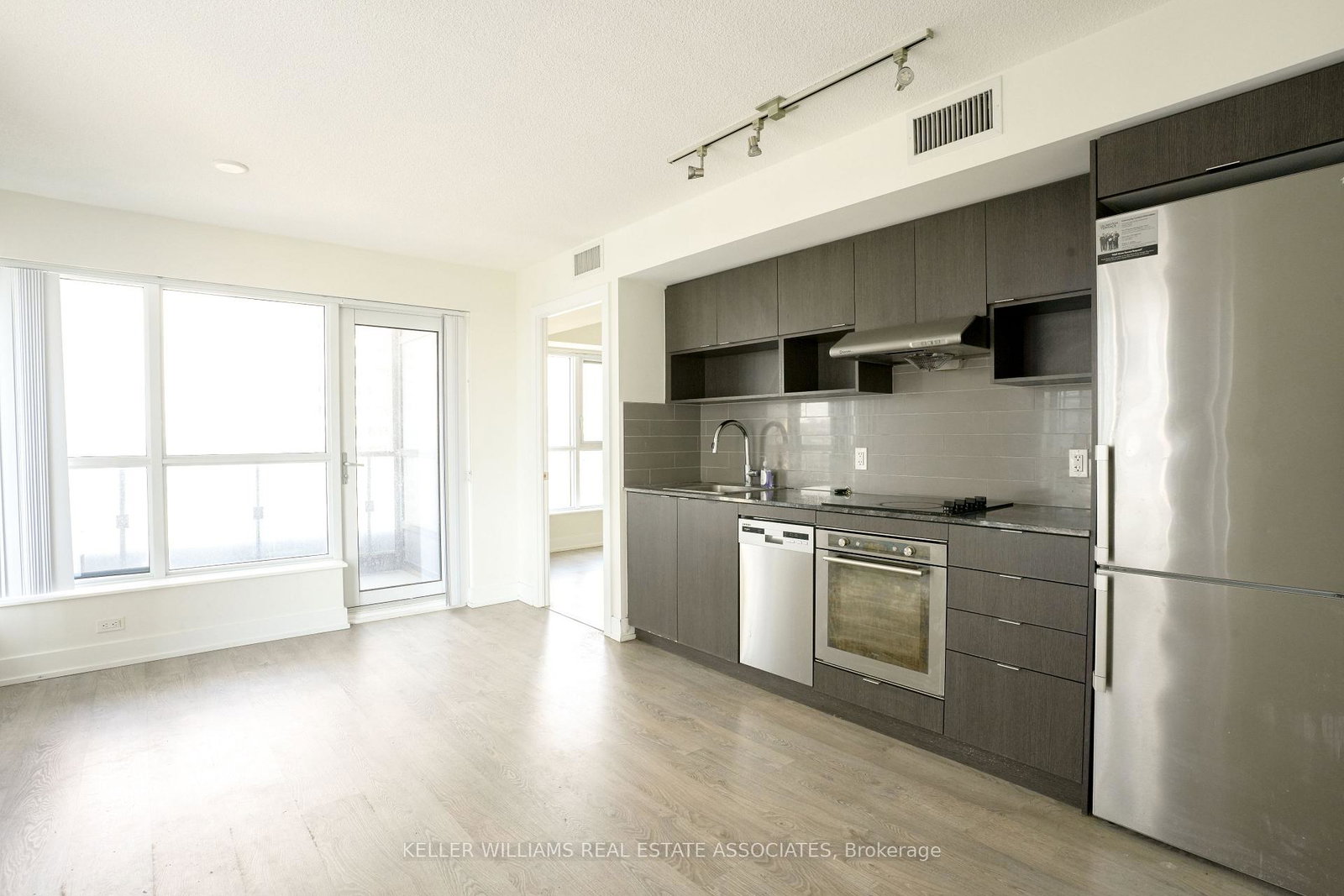 7-mabelle-avenue-etobicoke-ontario-w12245931