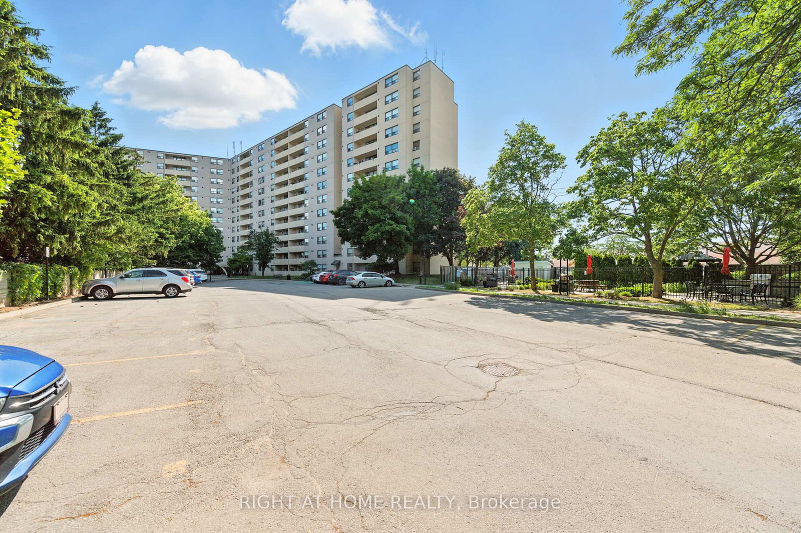 700-dynes-road-burlington-ontario-w12247243
