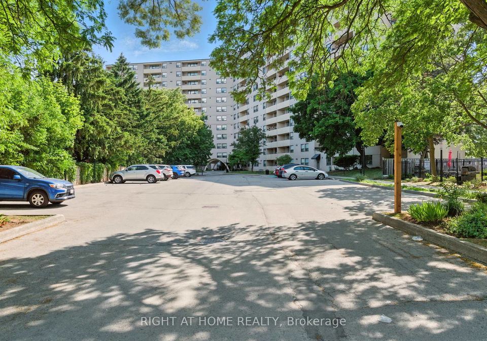 700-dynes-road-burlington-ontario-w12247243