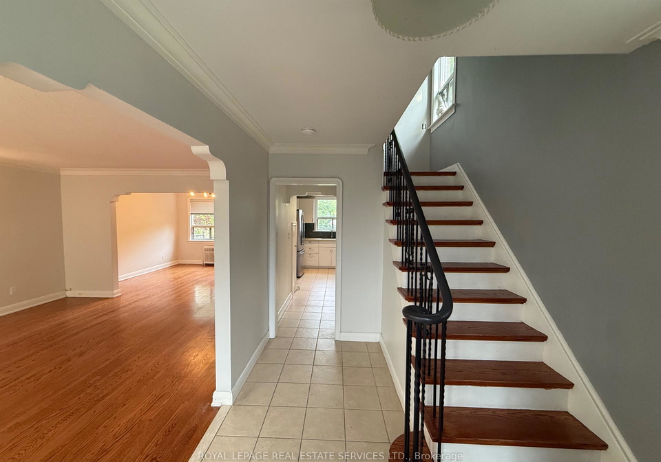 38-worthington-crescent-toronto-ontario-w12247604
