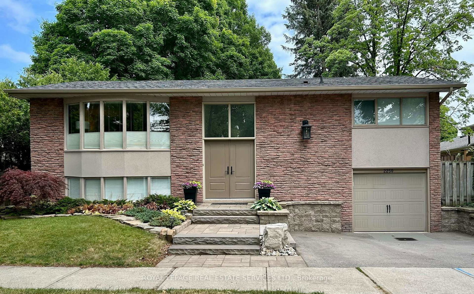 2250-dunedin-road-oakville-ontario-w12247613