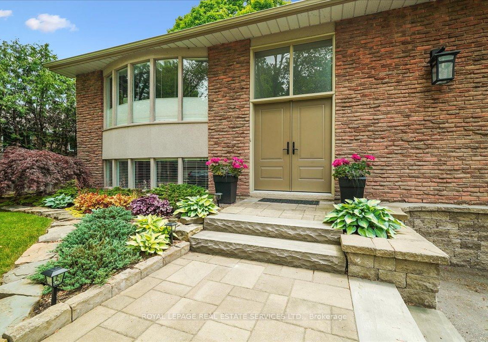 2250-dunedin-road-oakville-ontario-w12247613