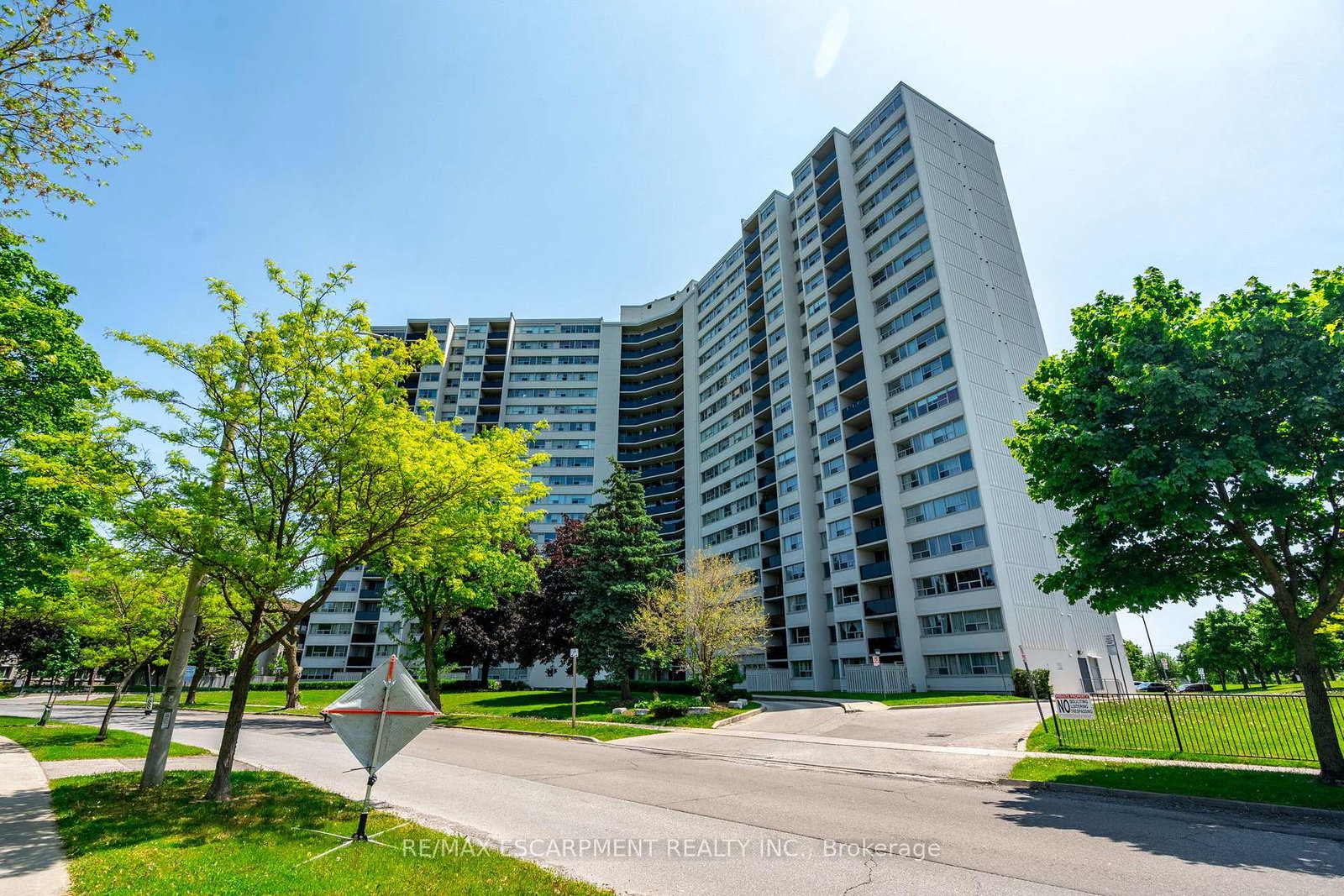 530-lolita-gardens-mississauga-ontario-w12248037