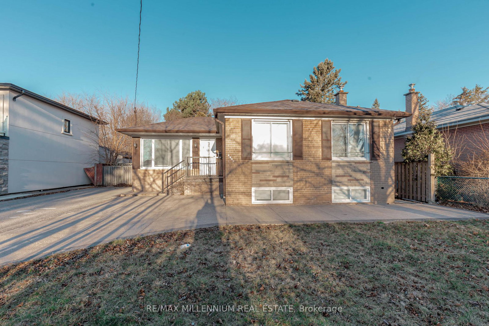 2085-bridge-road-oakville-ontario-w12248491